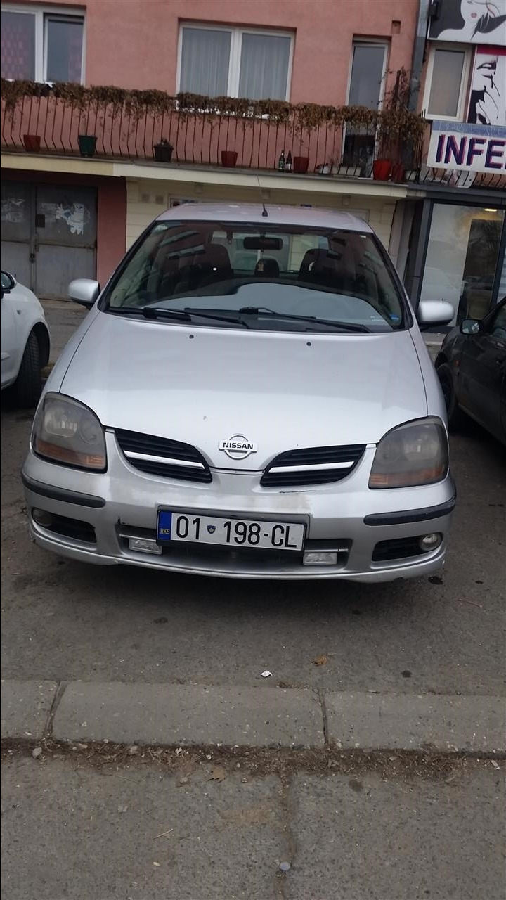 2002 Nissan Almera Tino në shitje në Kosova Makina.al